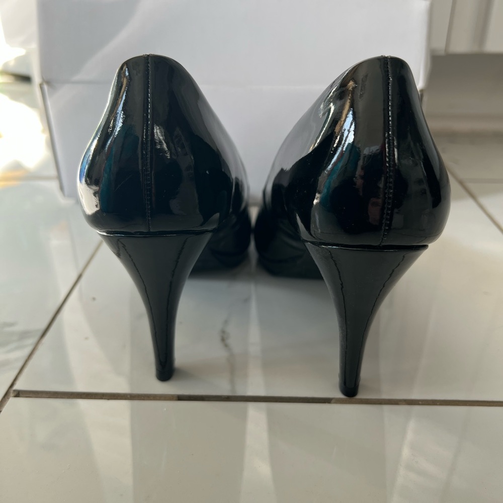 Women’s Shiny Black Merona high heels open-toed. Size 8. - Picture 5 of 5